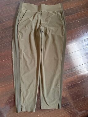 Athleta Olive Ankle Crop Performance Pants Brooklyn